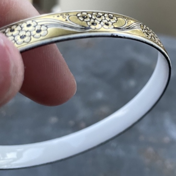 Michaela Frey gold tone Flower Bangle Bracelet - Picture 4 of 6